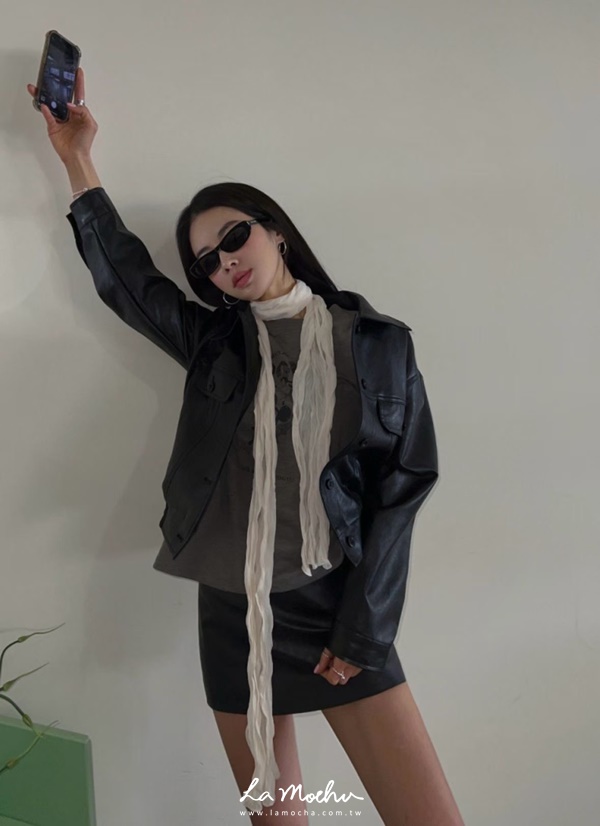 下擺縮口排扣皮革外套